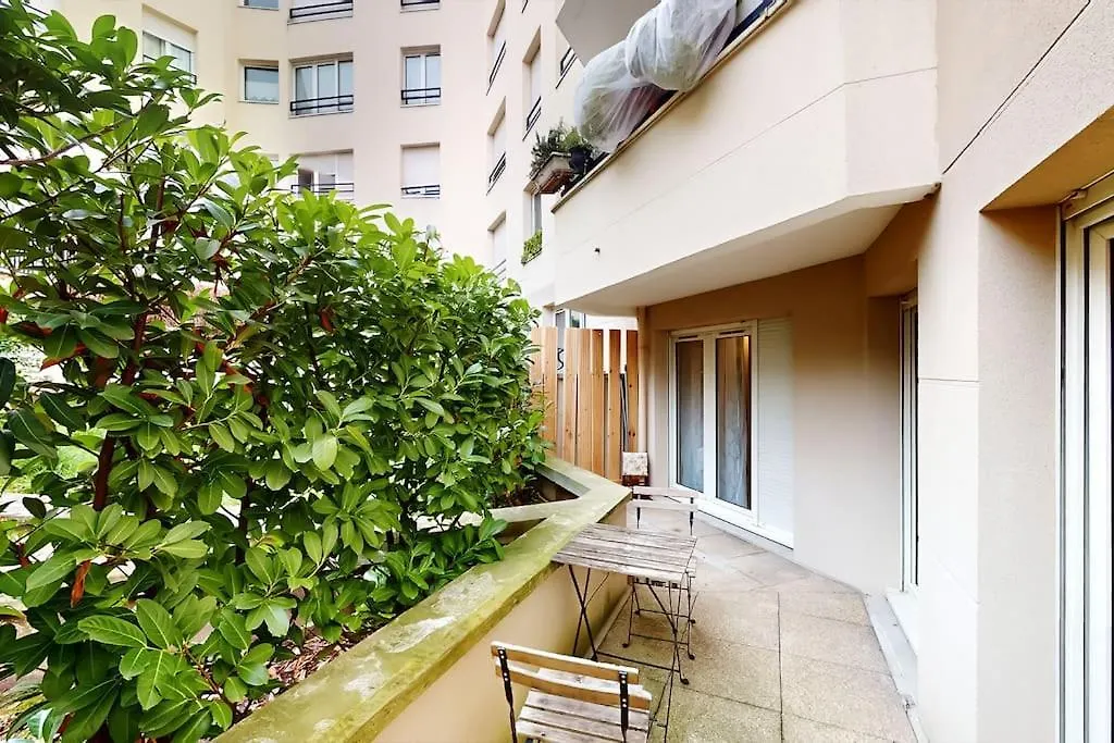 Apartment 8 Personnes - 4 Rooms - 2 Salle De Bain - Metro 7 & 14 - Porte Italie - Private Car Park- Wifi Le Kremlin-Bicetre