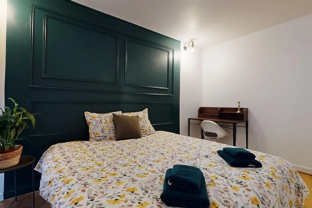 8 Personnes - 4 Rooms - 2 Salle De Bain - Metro 7 & 14 - Porte Italie - Private Car Park- Wifi Le Kremlin-Bicetre Apartment