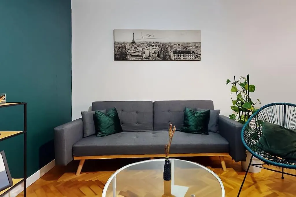 8 Personnes - 4 Rooms - 2 Salle De Bain - Metro 7 & 14 - Porte Italie - Private Car Park- Wifi Le Kremlin-Bicetre