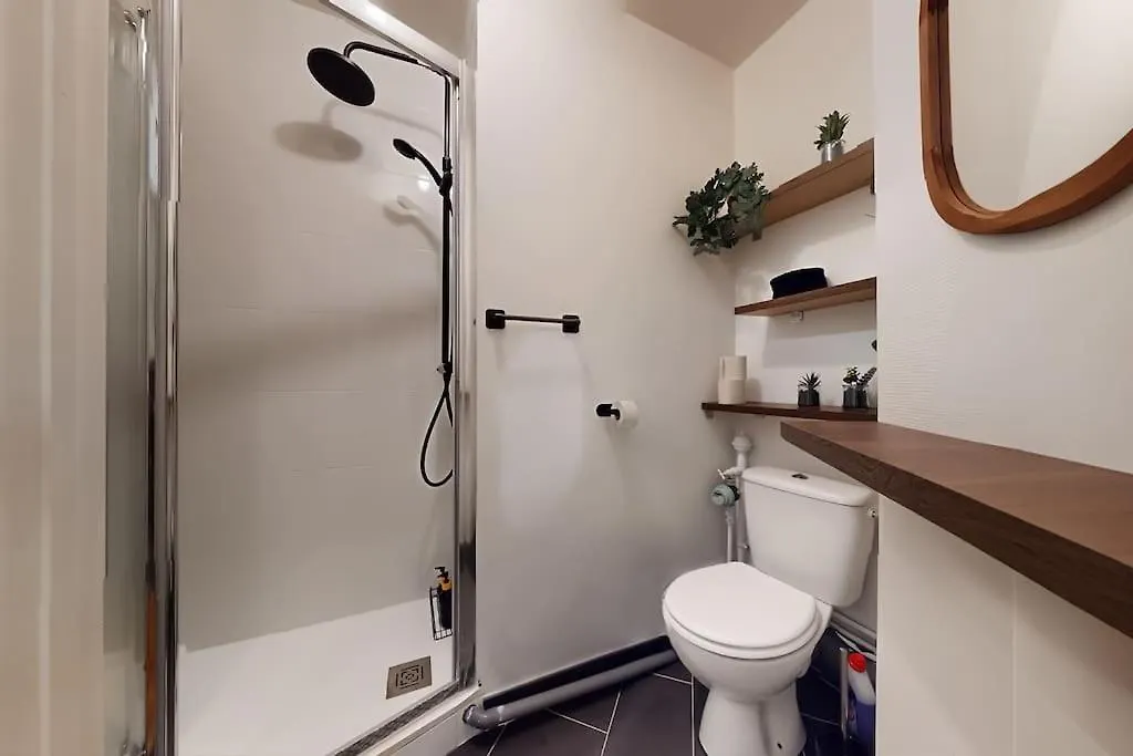 Apartment 8 Personnes - 4 Rooms - 2 Salle De Bain - Metro 7 & 14 - Porte Italie - Private Car Park- Wifi Le Kremlin-Bicetre France