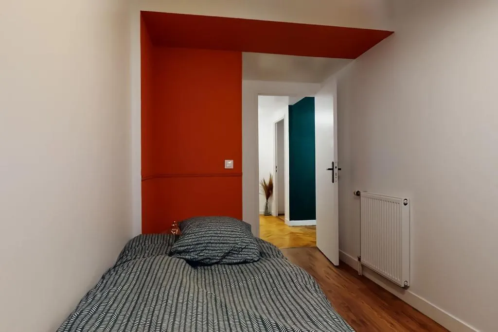 8 Personnes - 4 Rooms - 2 Salle De Bain - Metro 7 & 14 - Porte Italie - Private Car Park- Wifi Le Kremlin-Bicetre Apartment